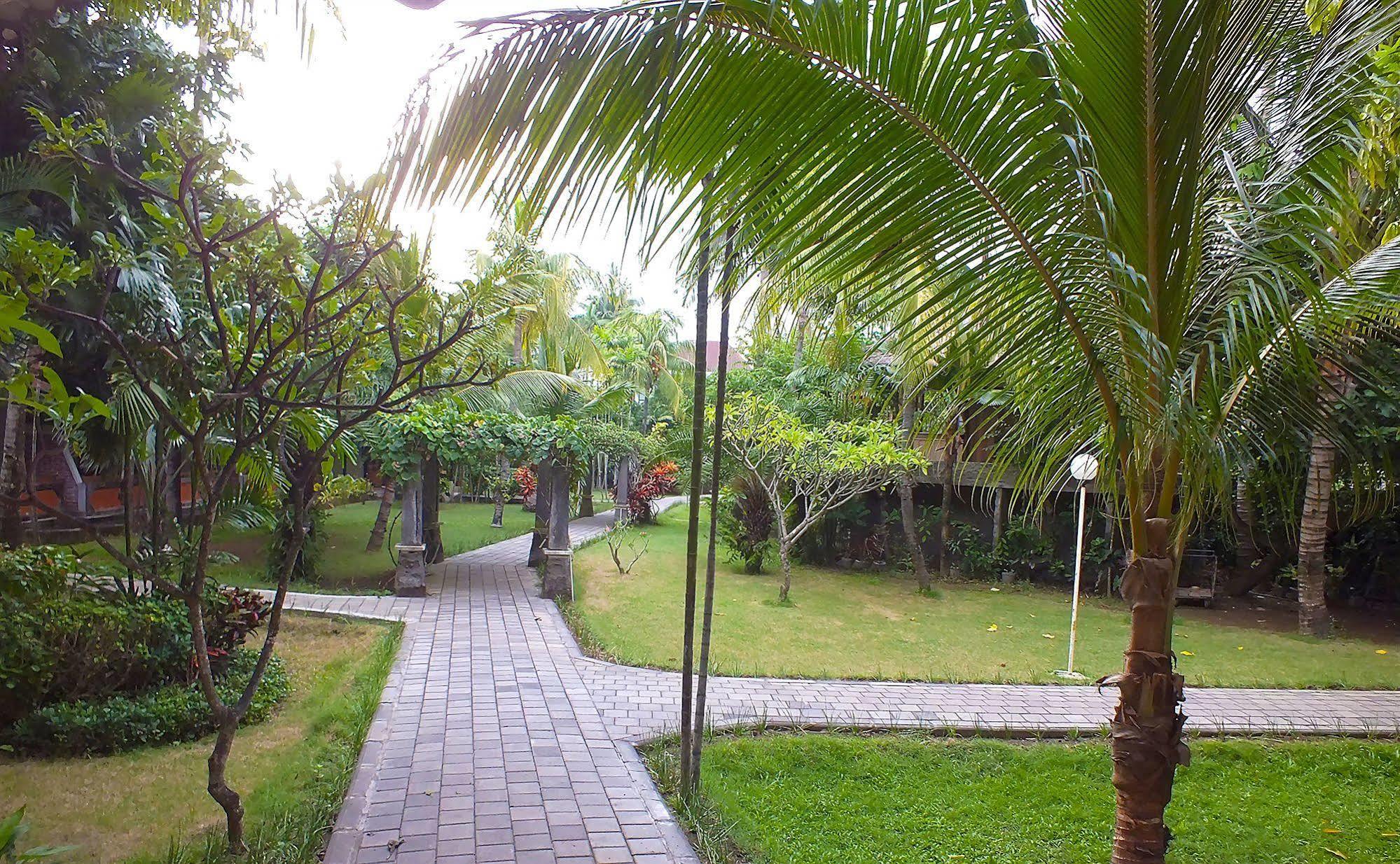 Palm Beach Hotel Bali Kuta  Bagian luar foto